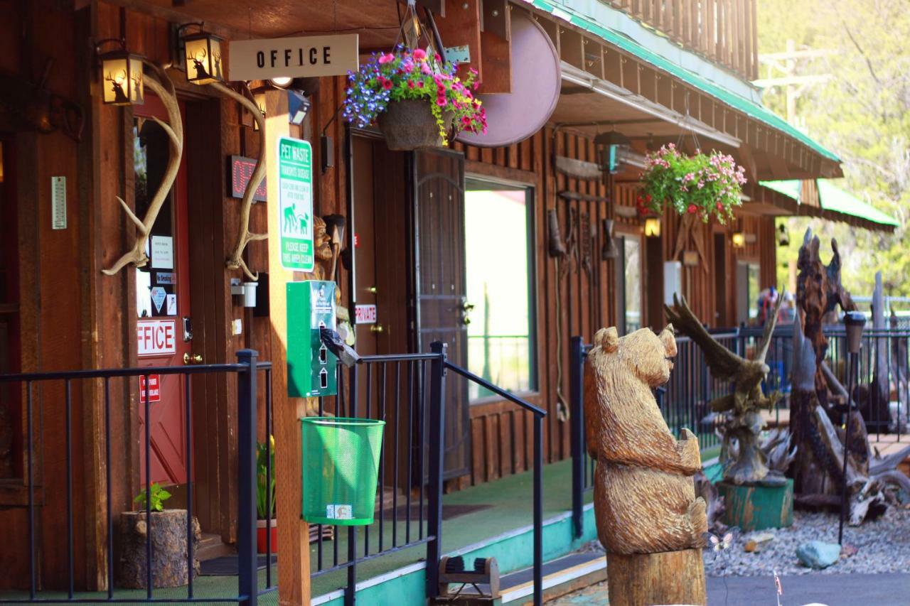The Woodsman Country Lodge Motel Crescent Exterior photo